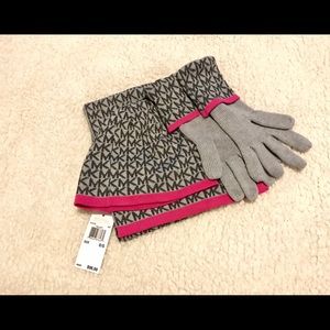 Michael Kors Set: Scarf, Hat & Gloves